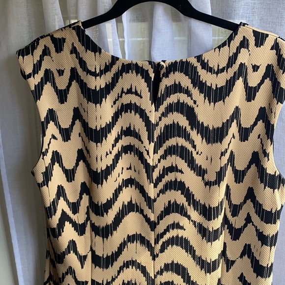 Worn once size 16 cap sleeve knee length dress - Picture 5 of 5